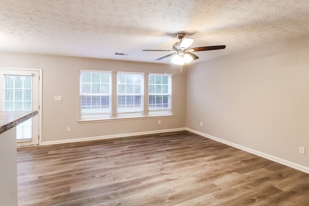 1030 Eatonton Way - Photo 7 of 17