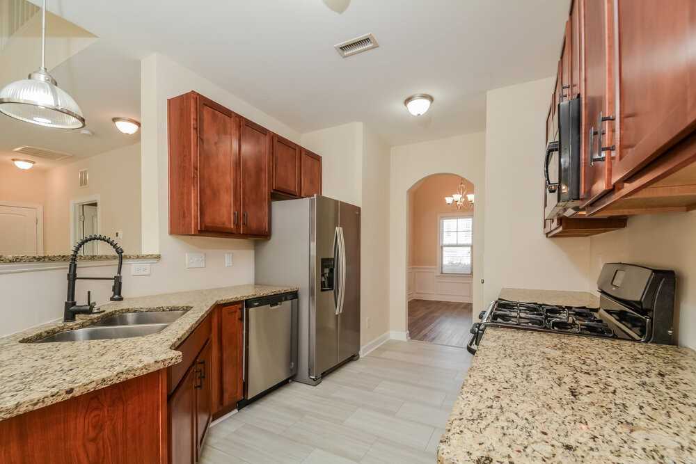 805 New Charleston Dr - Photo 5 of 17