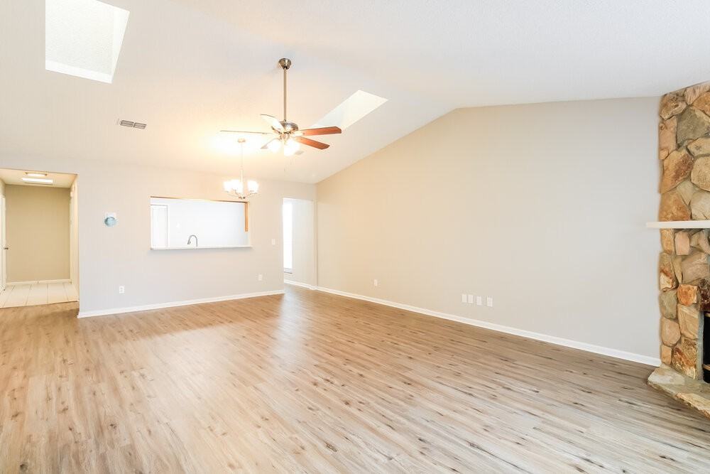 1961 Acorn Run E - Photo 4 of 21