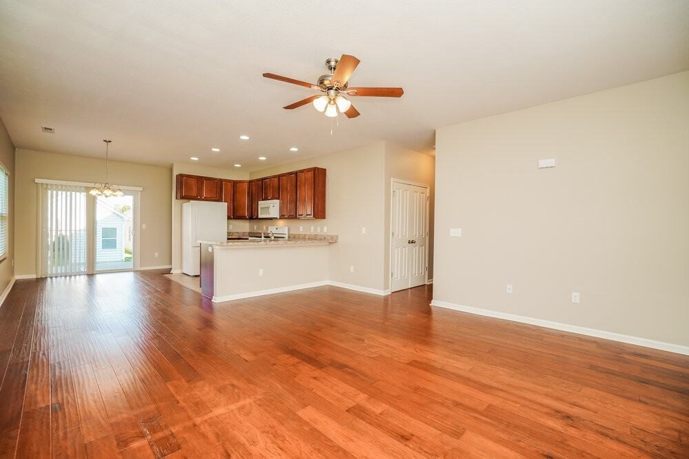 4001 Blue Mountain Cir - Photo 3 of 16