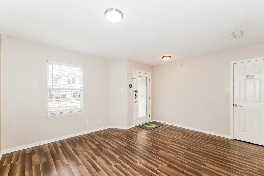 6827 Earlswood Dr - Photo 6 of 17