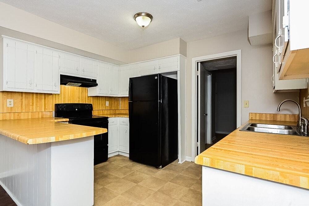 1357 Diplomat Dr - Photo 6 of 17