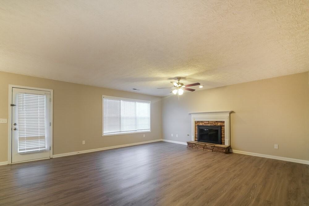 334 Berkley Dr - Photo 5 of 17