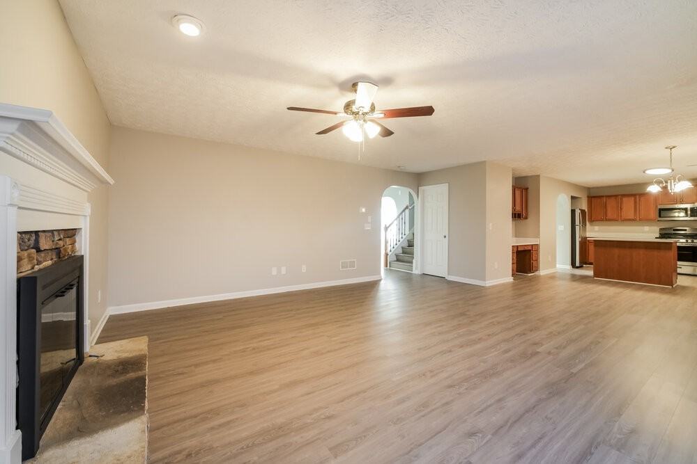 334 Berkley Dr - Photo 6 of 17