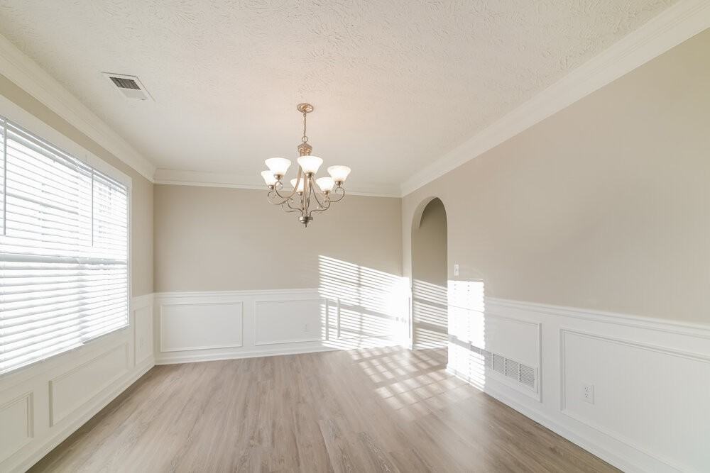 334 Berkley Dr - Photo 7 of 17