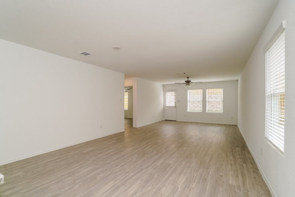 8814 Mccoy Pass - Photo 4 of 16