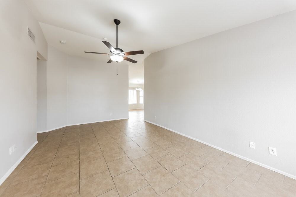 6409 W Pima St - Photo 3 of 16