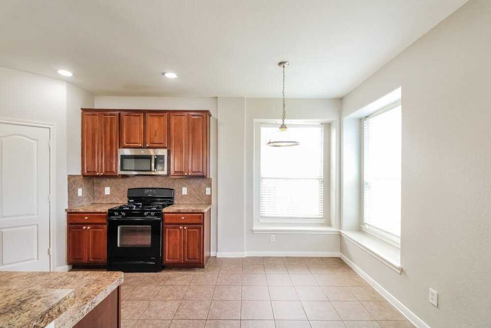 9831 W Jennifer Way Dr - Photo 7 of 17