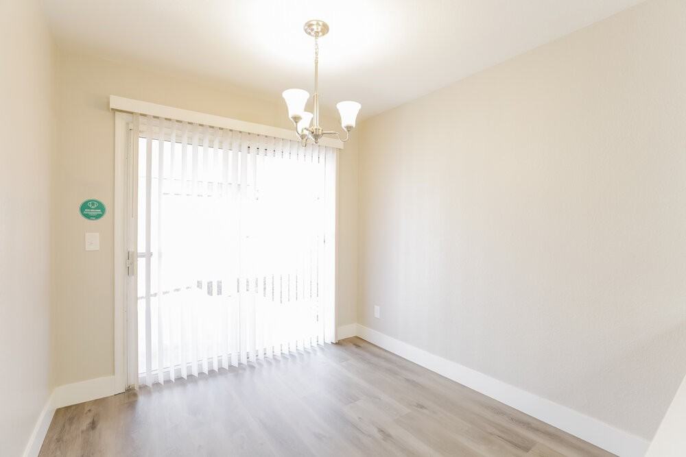 1701 Klamath Falls Way - Photo 6 of 17