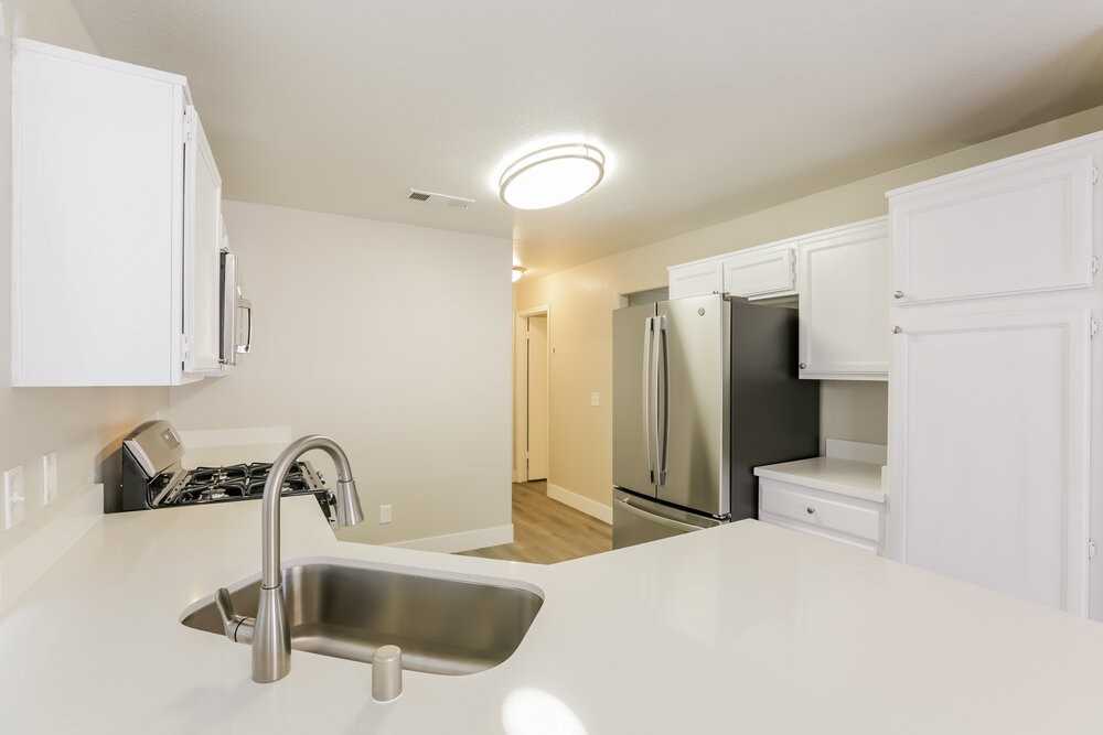 1701 Klamath Falls Way - Photo 7 of 17