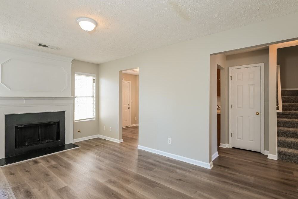 809 Ashley Ln - Photo 5 of 17