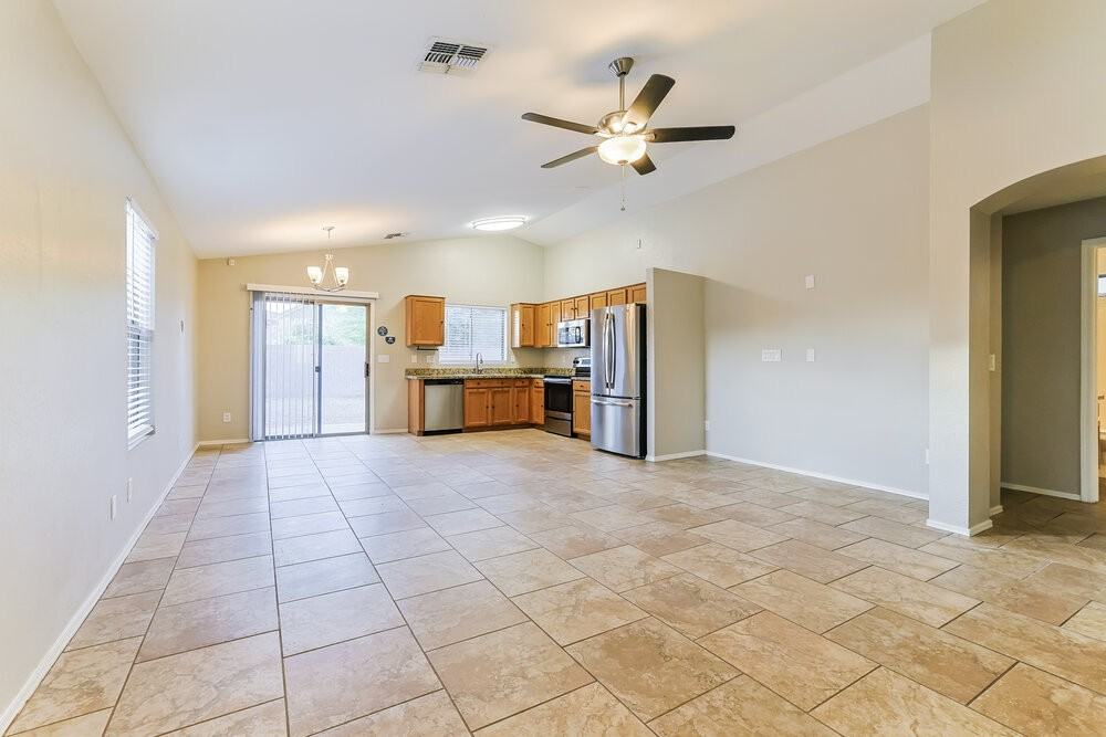 9641 E Baltimore St - Photo 4 of 16