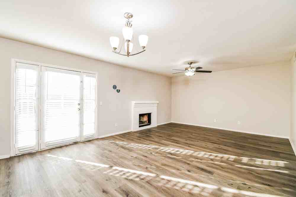 521 W El Prado Rd - Photo 6 of 16