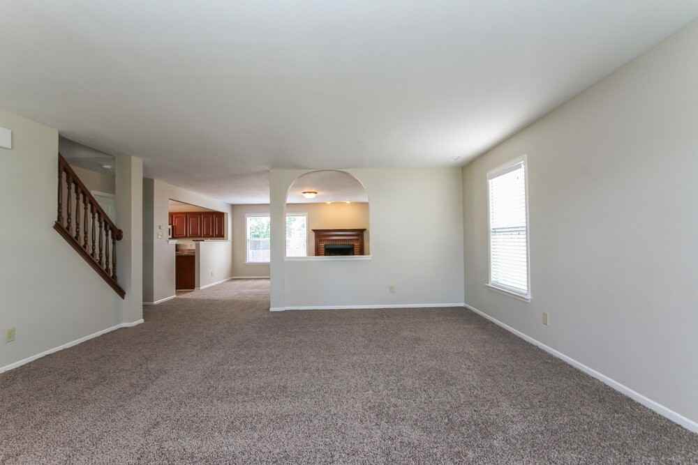 10718 Pavilion Dr - Photo 4 of 15