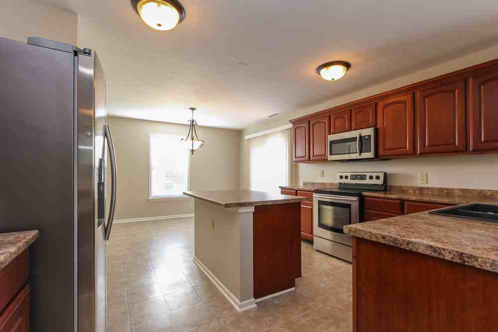 10718 Pavilion Dr - Photo 6 of 15