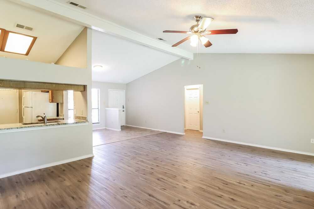 226 Lemon Dr - Photo 4 of 15