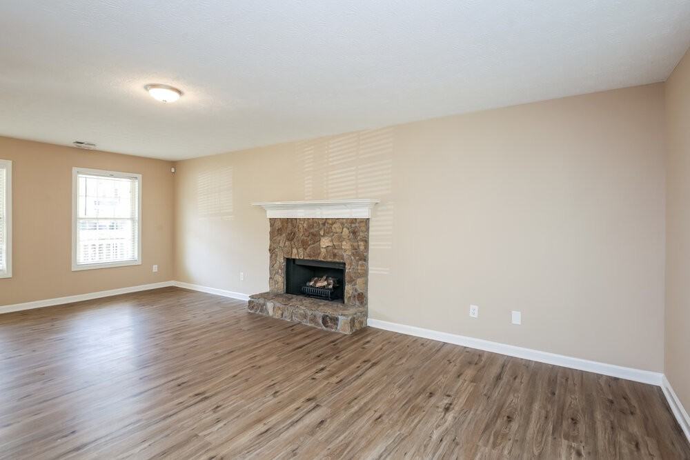 2880 Emerald Springs Dr - Photo 4 of 17