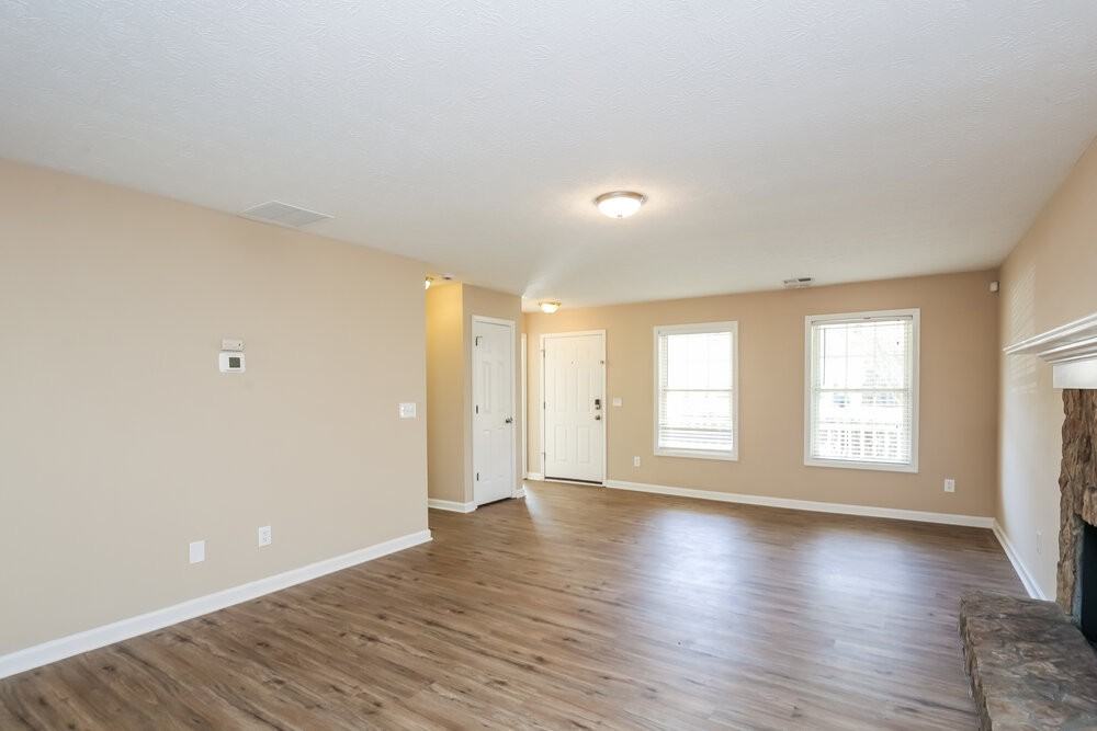 2880 Emerald Springs Dr - Photo 5 of 17