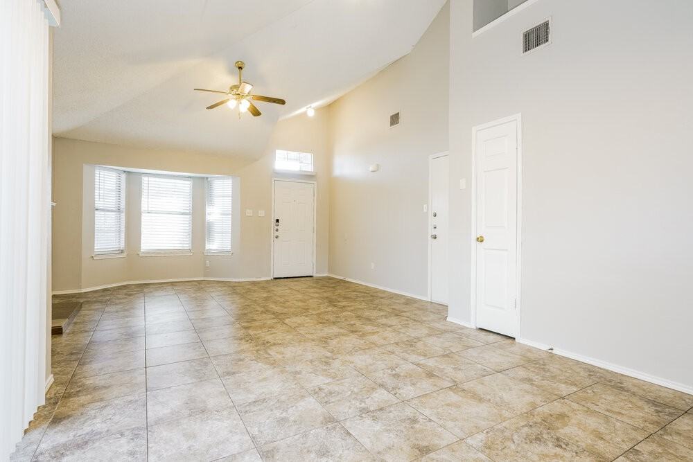 8420 Cloverglen Ln - Photo 6 of 16