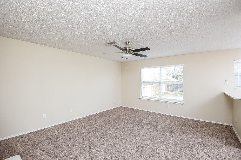 8716 Gaines Dr - Photo 4 of 17