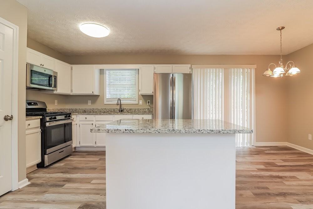 4242 Morningside Way - Photo 7 of 17