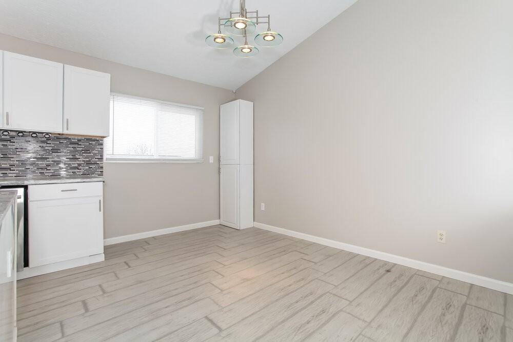 313 Effington Ln - Photo 7 of 17