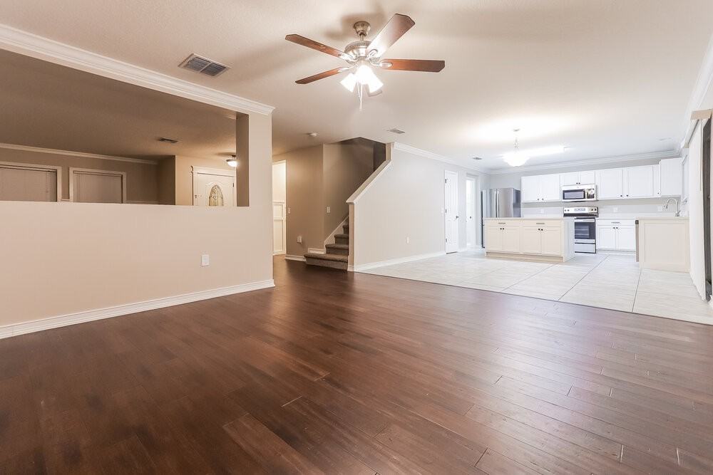 3235 Ogden Dr - Photo 4 of 17