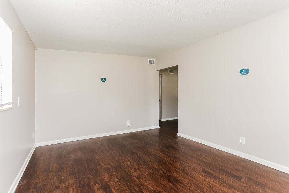 2260 W 15th St - Photo 3 of 16