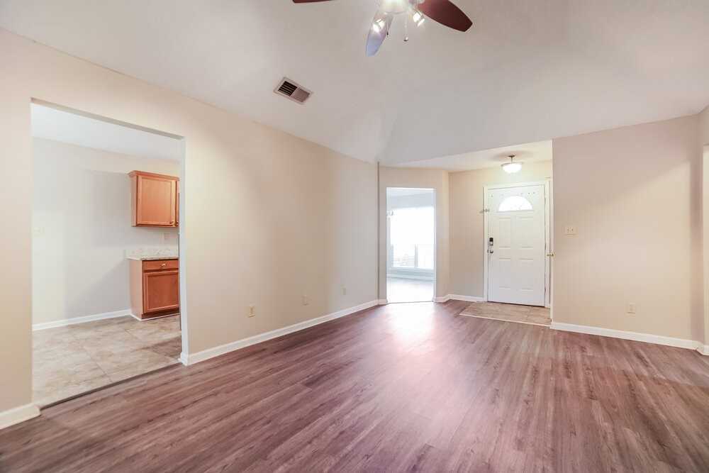 6481 Shadow Cross Ln - Photo 3 of 16