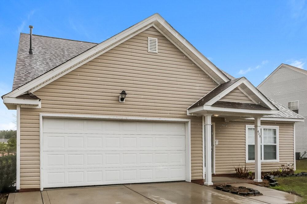 423 Glencroft Dr - Photo 4 of 17