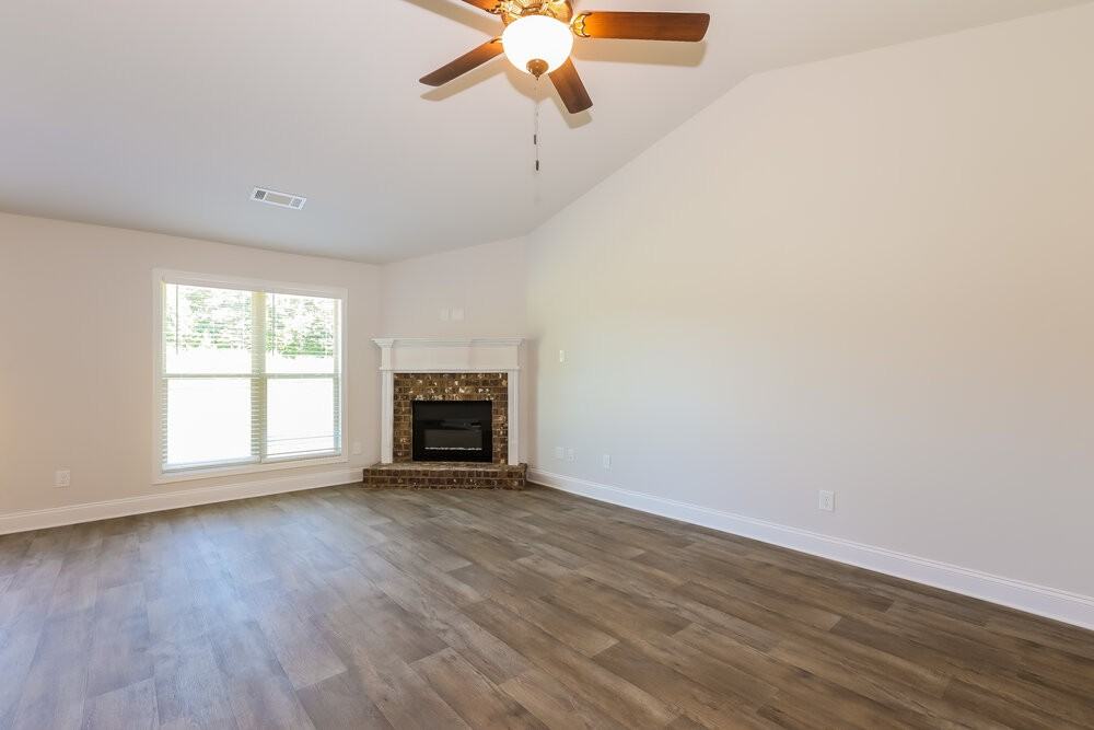 152 Heartland Cir - Photo 3 of 16