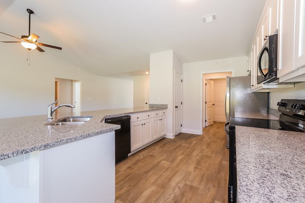 152 Heartland Cir - Photo 6 of 16