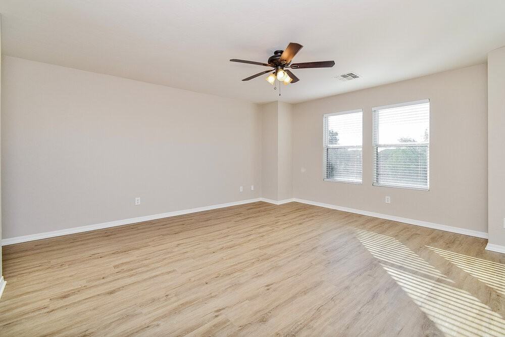 6766 S Parliament Dr - Photo 7 of 17