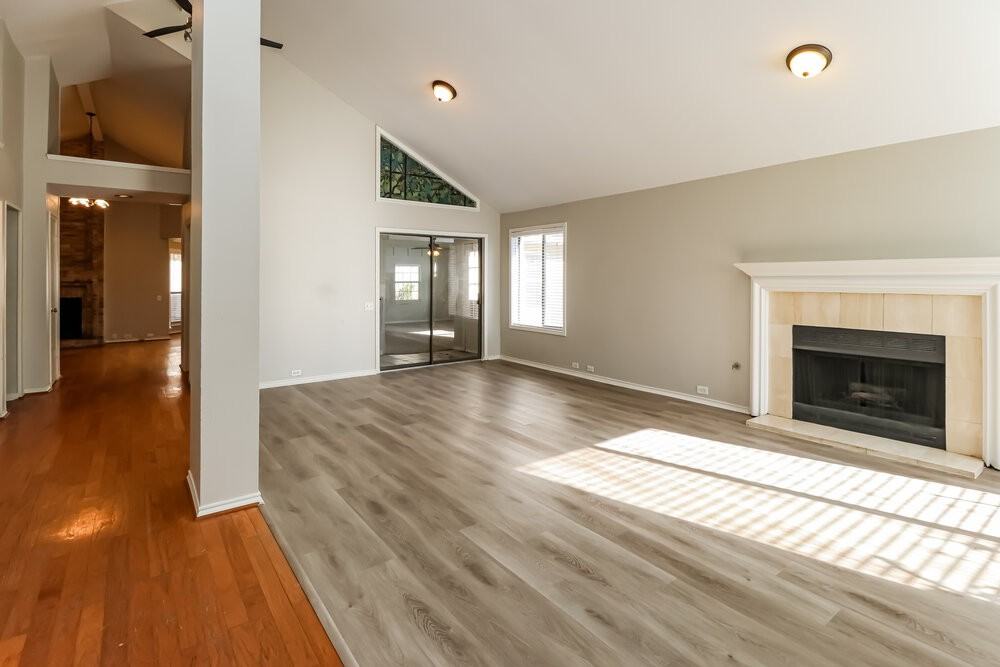 8611 Pines Place Dr - Photo 3 of 16