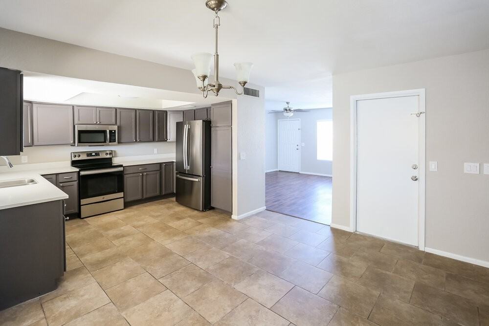 335 E Harwell Rd - Photo 7 of 16