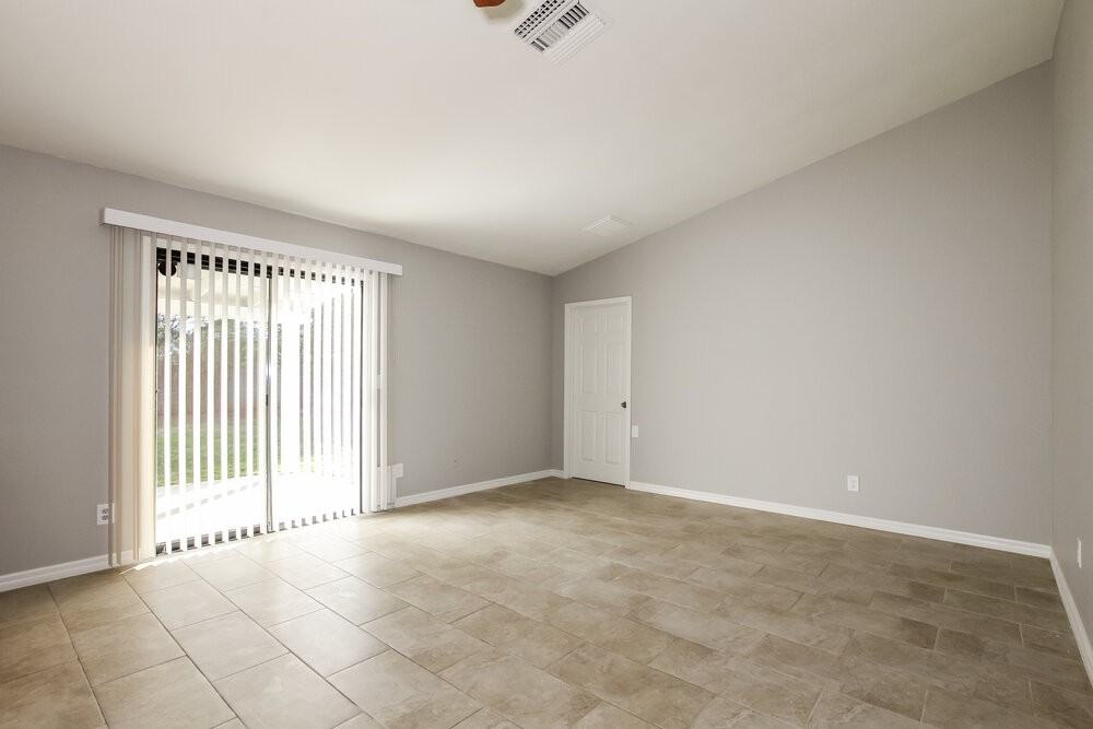 4761 W Villa Maria Dr - Photo 5 of 15