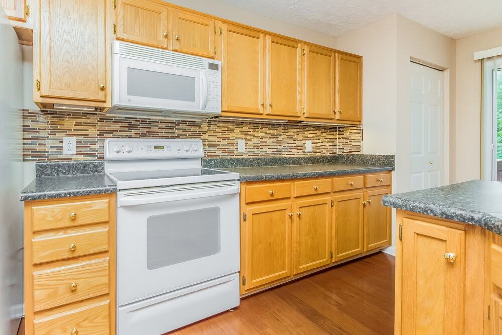 2001 Stanford Village Dr - Photo 7 of 17