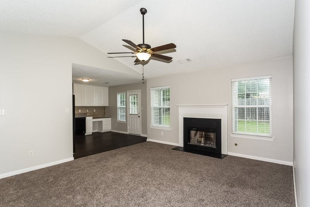 345 Breeze Mdw - Photo 4 of 15