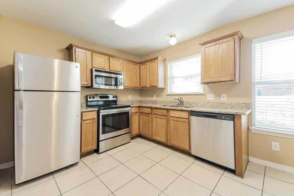 7103 London Fog Dr - Photo 7 of 16