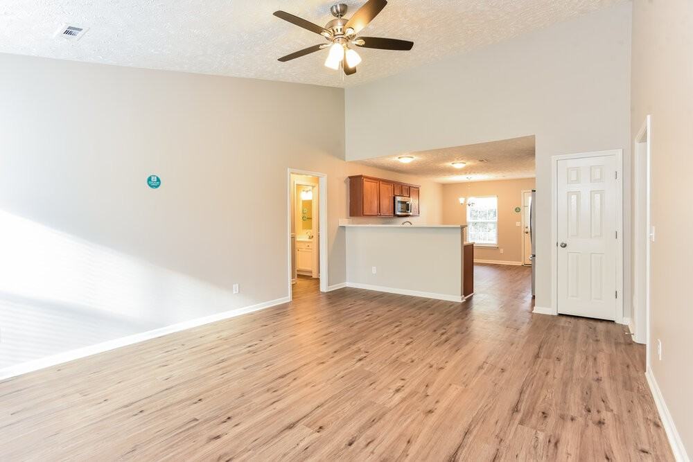 4002 Deer Run Trce - Photo 3 of 16