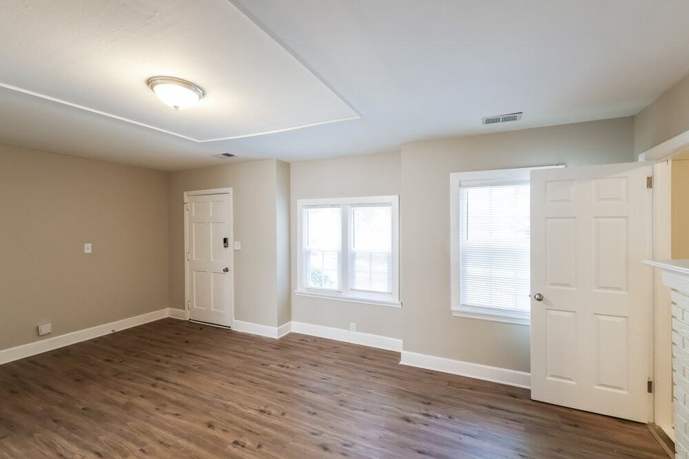 914 Park Pl - Photo 5 of 16