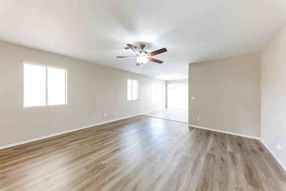 6054 W Jones Ave - Photo 4 of 16