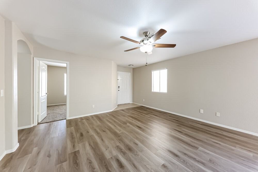 6054 W Jones Ave - Photo 5 of 16