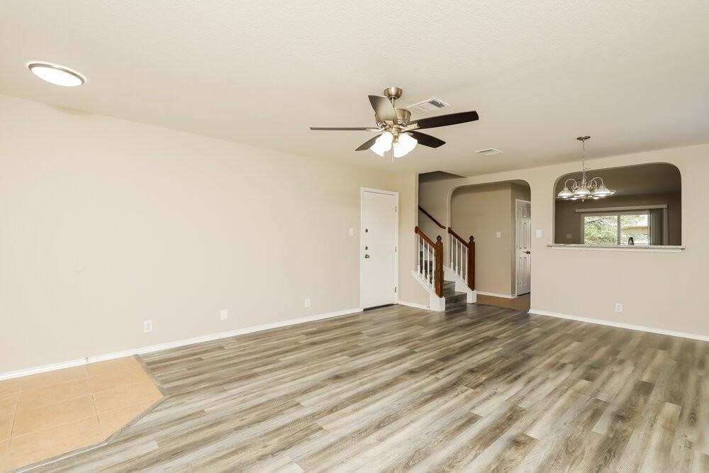 756 Fountain Gate - Photo 5 of 17