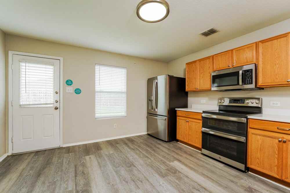 306 Olivia Ln - Photo 5 of 16