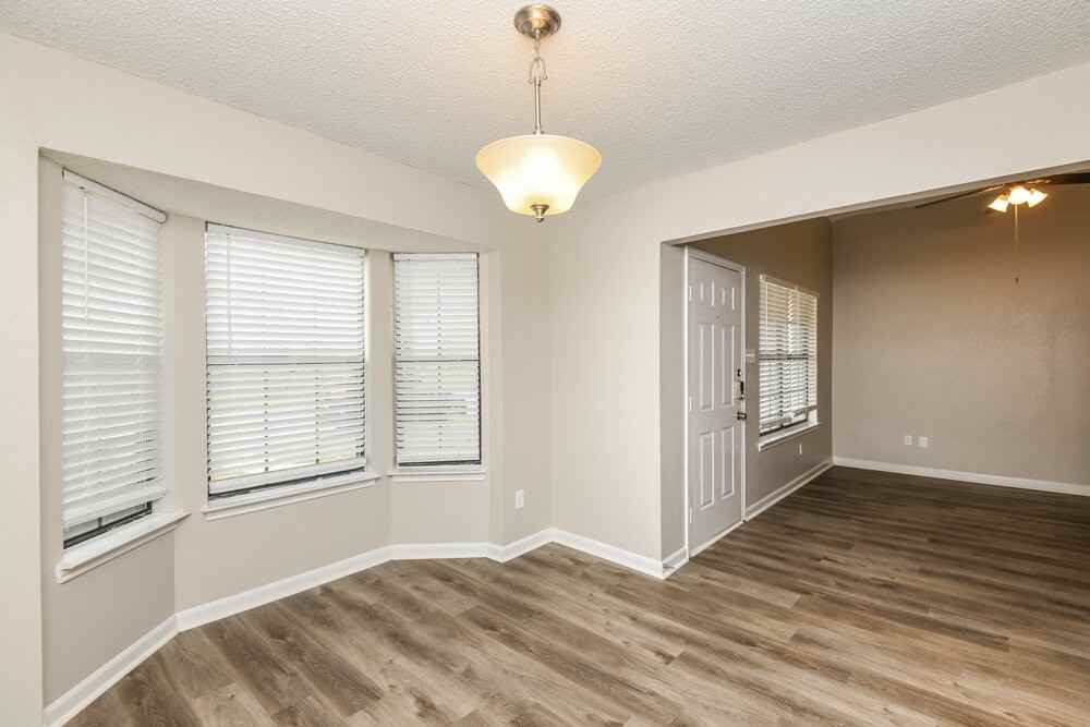 132 Callender Dr - Photo 7 of 17