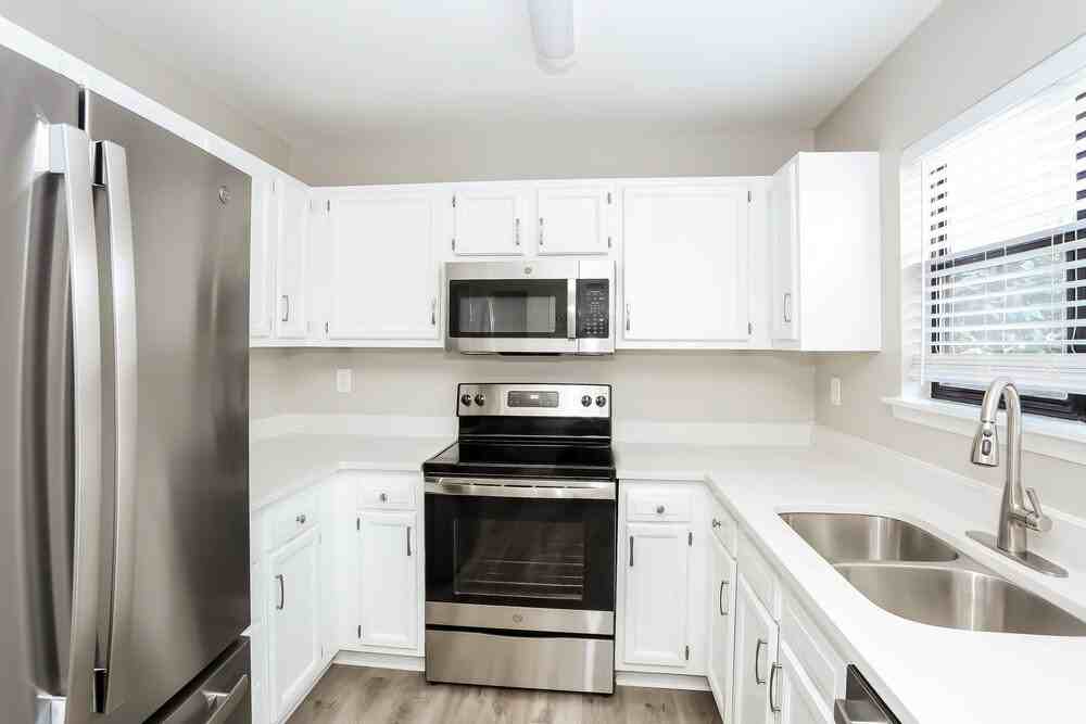 8428 Rittenhouse Cir - Photo 7 of 16