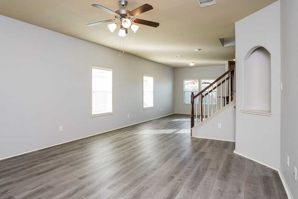 19758 Crossfalls Ln - Photo 5 of 17