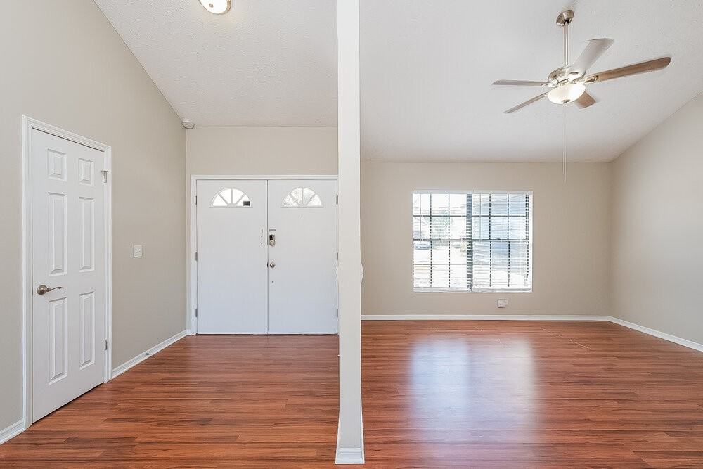 4204 Spring Way Cir - Photo 3 of 16