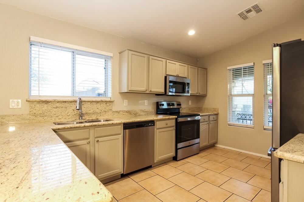 884 S 242nd Dr - Photo 6 of 16